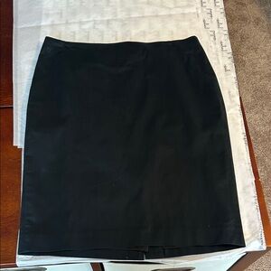 Ann Taylor Elegant Black Women's Skirt. Size 8! GUC